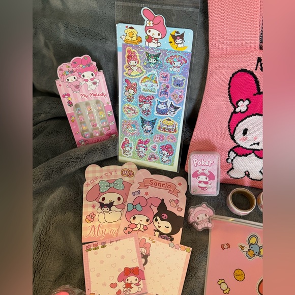 🩷Sanrio My Melody Knit Tote Bag & 20 + Accessories Bundle - Picture 3 of 7